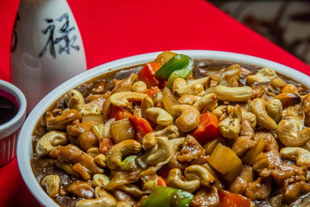 Leong's Asian Diner cashew chicken